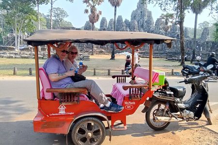 Private Angkor Wat Tour by Tuk-Tuk with English Speaking Driver