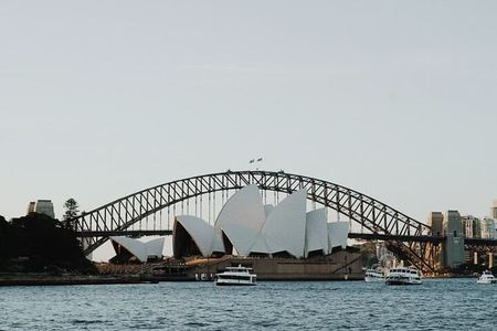 Sydney Half-Day Private Tour | Beaches, History & Icons 