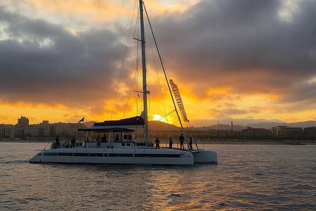 Barcelona: Sunset from the Sea with Music and Drinks