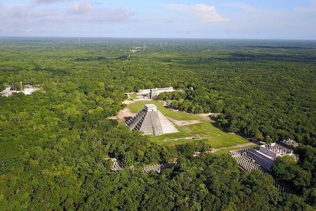 Chichen Itza: Skip-the-Line Tickets with Shared Guide