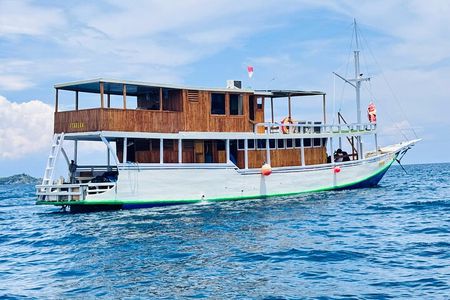 Komodo Private Boat tour 3Days 2 Night 