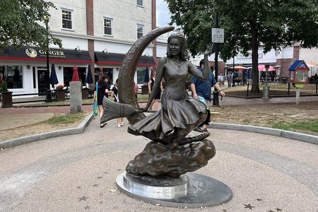 Salem Witch Tour from Boston by Train