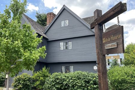 Salem Witch Tour from Boston by Train with Museum Tickets