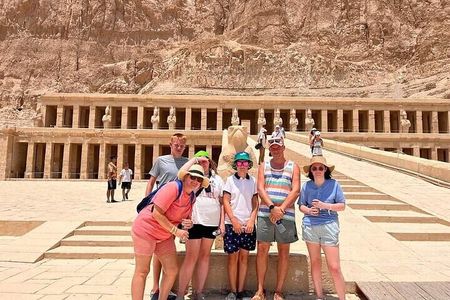  Small group from Hurghada to Luxor West &East bank private tour 