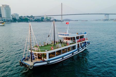 Halong Bay Shore Excursion 6 Hour Private Cruise from Cruise Port