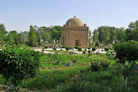 Beyond the Walls: Countryside Tour with Transport and Lunch