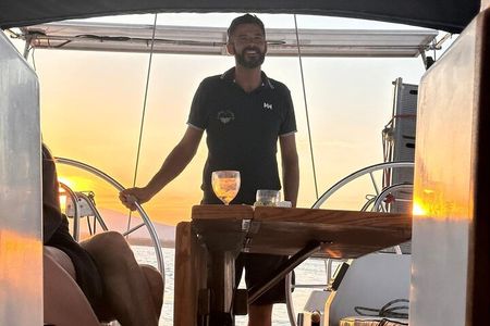 Sunset sailing trip in Alghero with aperitif