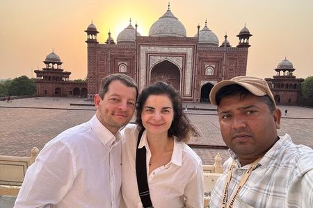 Taj Mahal with mausoleum and Agra Fort e tickets & guide