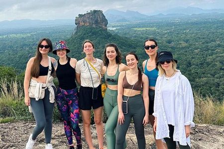 Sri Lanka 5 Day Tour in Sigiriya Kandy and Scenic Wonders 