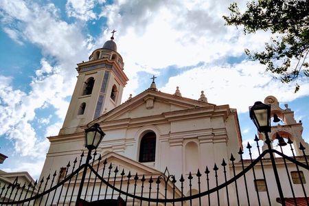 Recoleta + Cemetery : True and untold stories