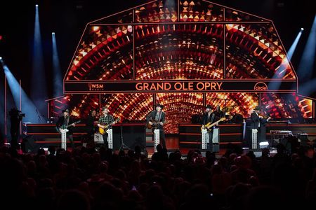 Grand Ole Opry VIP Experience: Admission with Lounge Access and Artist Visit