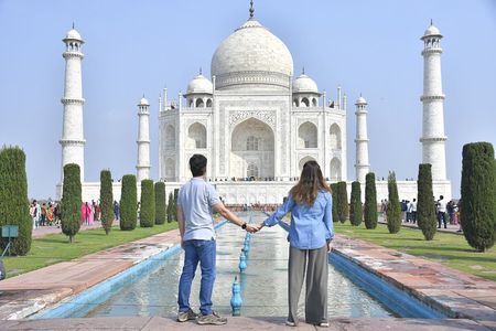From delhi:(Vip entry)All Inclusive Taj Mahal & Red Fort day trip