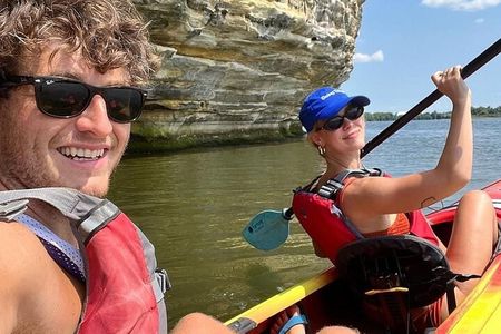 2 Hours Starved rock Tandem Kayak Rental