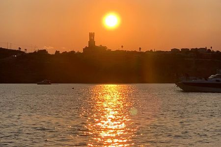 Avola : Sunset Capopassero Vendicari Group Tour with Aperitif