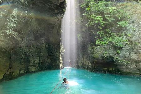 Blue Lagoons Personalized Waterfall Hike, Lunch & Hot Springs