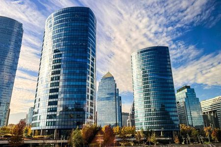 Santiago Sanhattan Financial District, MUT Market & SkyCostanera
