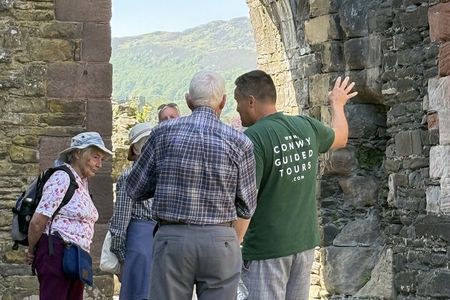 Open Group Guided Tour of Conwy Castle with an Official Guide