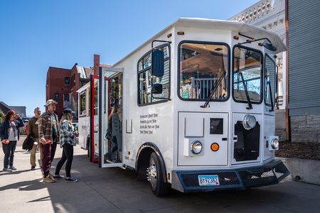 Minneapolis Narrated Scenic Sightseeing Trolley Tour