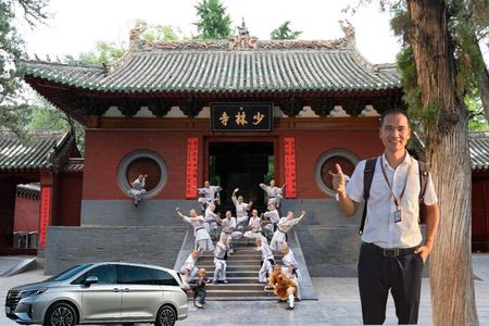 Zhengzhou private day tour to Shaolin Temple with Kungfu show