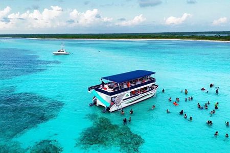 Discovering El Cielo Reef by Double Decker Catamaran