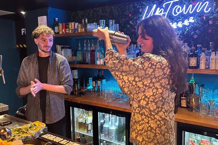 Shake, Mix & Sip: Cocktail Workshop in Old Nice