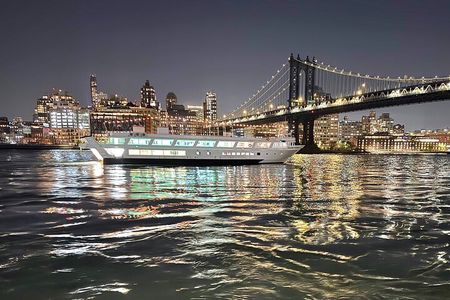 NYC Sunset Cruise: Live Music, Cocktails & Unforgettable Views
