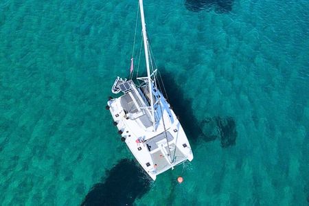 Athens Premium Catamaran Cruise to Cape Sounio with Lunch