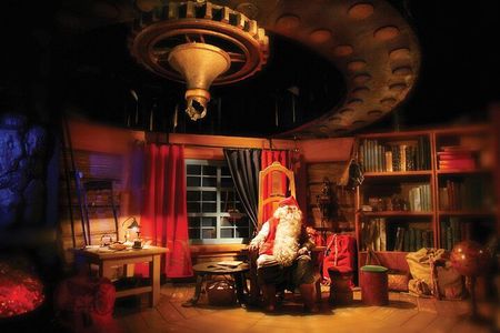 Santa’s Secrets: Guided Santa´s Village & Arctic Circle Tour