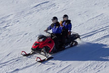 2 Hours Snowmobile Safari to the Levi Nature