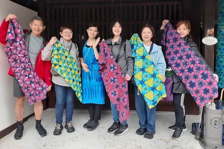 Arimatsu Shibori Craft Experience Tour guided by Friendly Locals