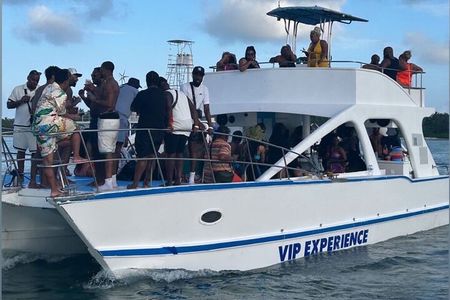 Adults-Only HIP-HOP Boat Party with Open Bar