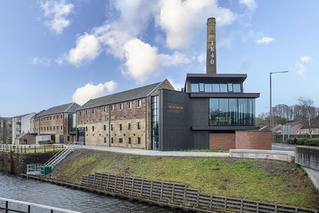 Official Guided Distillery Tour and Whisky Tasting near Edinburgh
