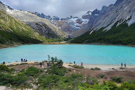 Trekking Emerald Lagoon