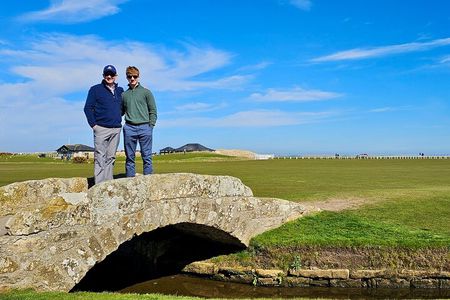 Edinburgh: Privately Guided St Andrews Day Tour in Luxury Minivan