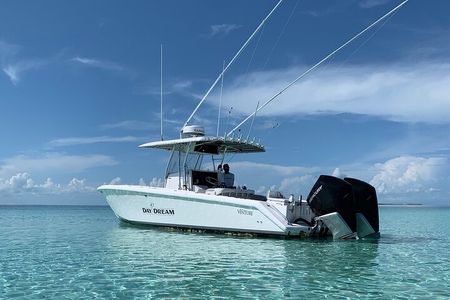 34ft Day Dream Private Charter in Nassau
