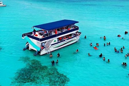 Catamaran Excursion + Open bar + Snorkeling at El Cielo