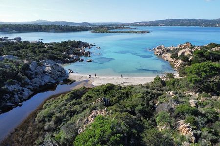 Kayak Tour to Magdalene Island with Snorkeling and Typical Aperitif