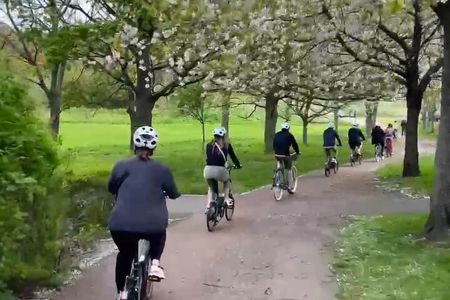 'A wee pedal's' E-bike tour of Arthur's Seat and beyond