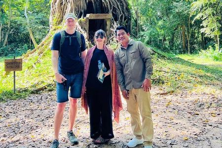 Cambodia Private Tour by guided Drivers Taxi Car Van
