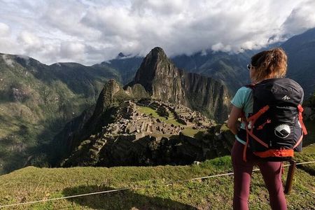 Tour to Machu Picchu by panoramic train in 2 days