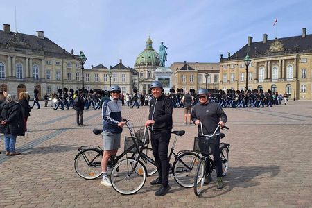 2.5 Hour Must See Bike Tour Adventure in Copenhagen