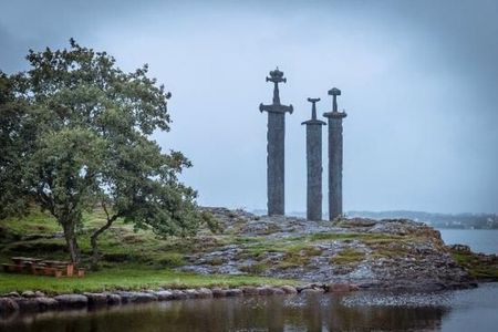 Stavanger: Sights and Highlights Minibus Tour with Museum Entry