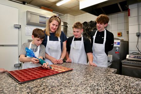 Paris Baking Insider Experience near Notre-Dame