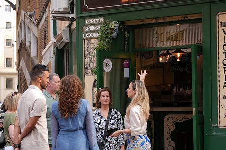 Málaga Evening Tapas Crawl Tour by Food Lover Tour