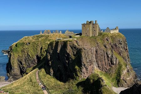 Haunted Castles of Scotland Tour of Glamis and Dunnottar