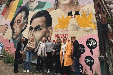 A Taste of Manchester History with Meals Drinks and Guide 