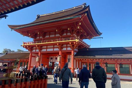 Kyoto Private Car Tour from Osaka to Gion and Fushimi