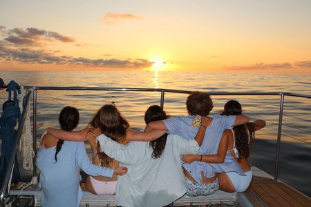Oahu: Sunset Snorkel Cruise Dolphin Watch and Dine Hawaiian Style