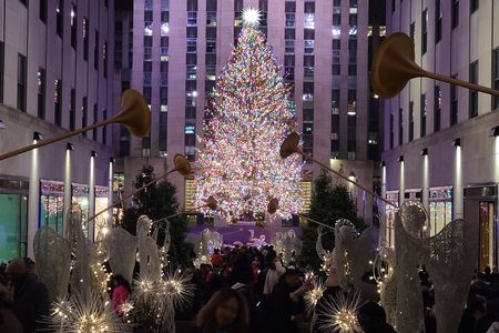 NYC Holiday Walking Tour 5th Ave, Rockefeller Tree & Xmas Village