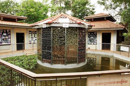 "Killing Fields & Landmine Museum: Private Guided Tour 